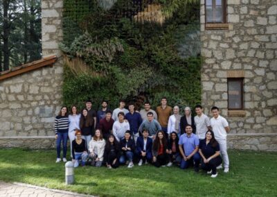 Joves de Generació talent es submergeixen en la Intel·ligència Artificial a un hackathon impartit per la Fundació Princesa de Girona i Naturgy